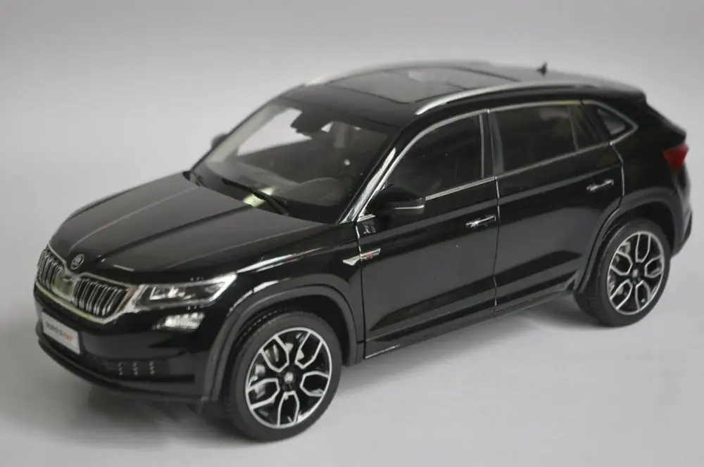 Модель литая под давлением в масштабе 1:18 для Skoda Kodiaq GT 2018 черный Внедорожник