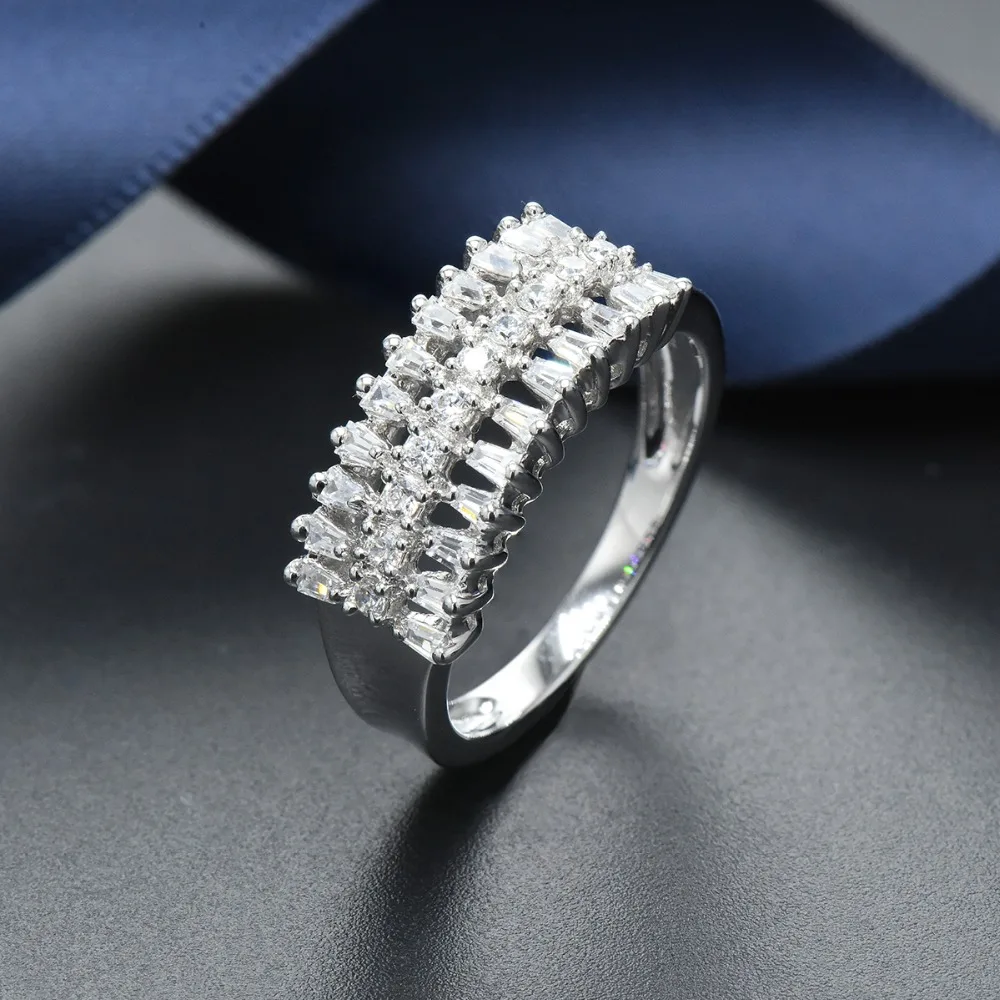 Женское кольцо из серебра 2018 пробы с фианитом|Кольца| |