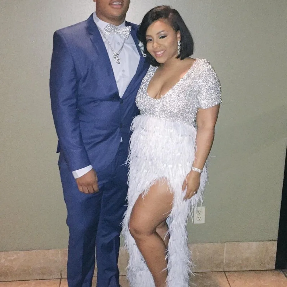 Luxury Straight Blue Feathers Skirt Beaded Sequins Top Sexy Short Sleeve Cutout Prom Dresses vestido de festa Evening Party Gown