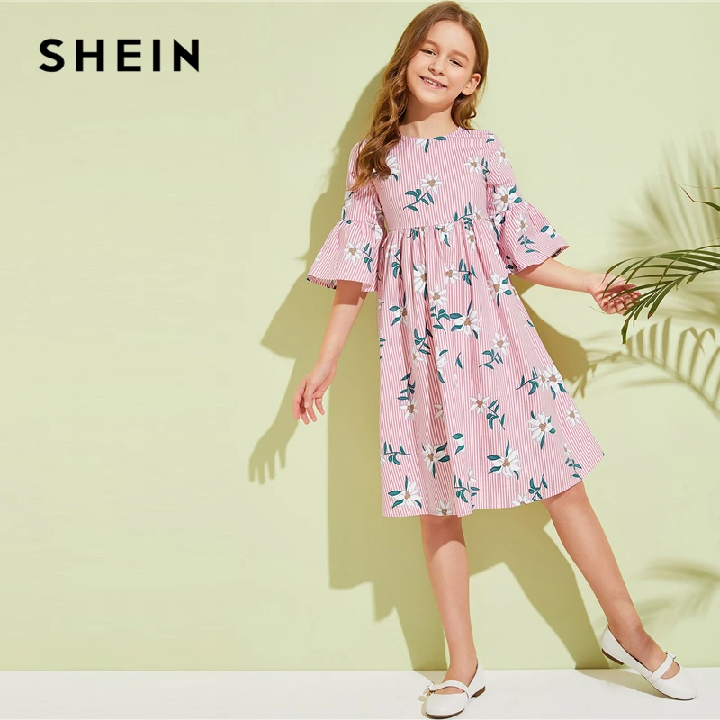 SHEIN для малышей с цветочным принтом и в полоску с оборками праздничное симпатичное летнее платье для девочек Лето Половина рукава с высокой талией в стиле бохо пляжные платья-туники
