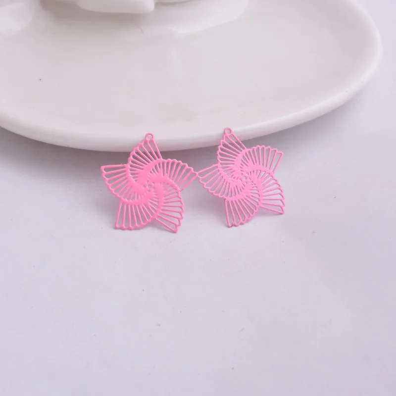 pink 100 шт AB1298 красочные латунные филигранные Цветные Цветочные амулеты металлические темно-синие Красные Подвески DIY филигранные для изготовления бижутерии - Окраска металла: pink