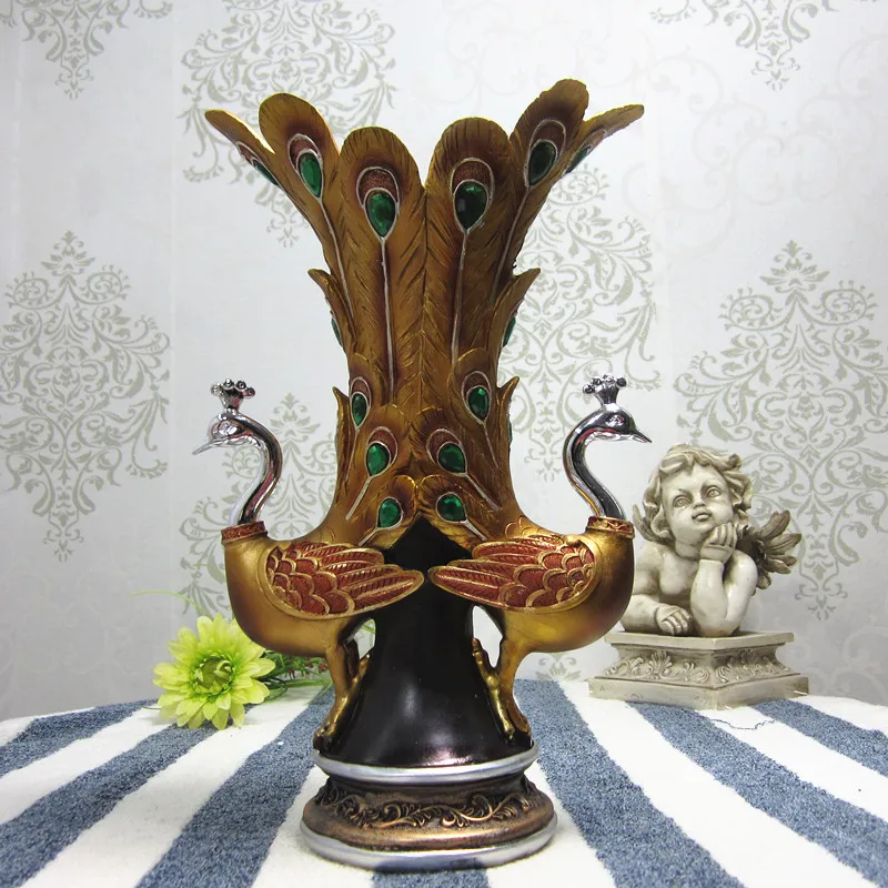 

High-grade wedding gift European classical peacock peacock vase ornaments resin handicraft decoration Home Furnishing lovers