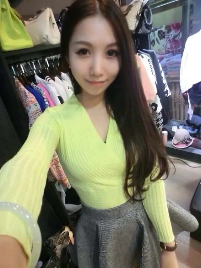 sweater women 2018 V-neck sexy low neck thin waist knitted tight long sleeve pullover short Spring and autumn | Женская одежда