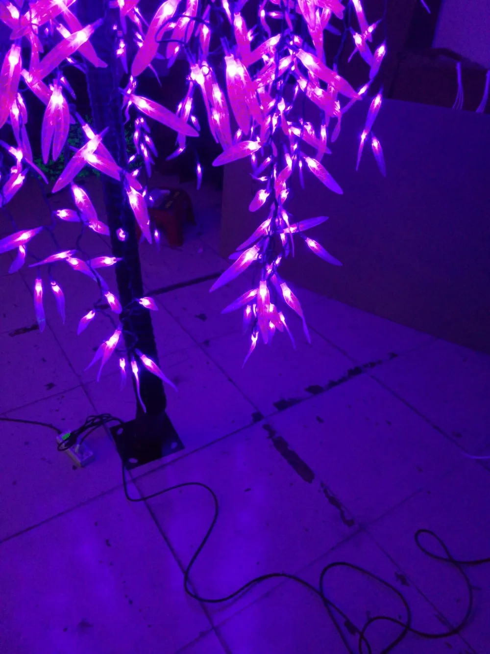 Светодиодная искусственная ивовая плачевая елка розового цвета 1080 шт.