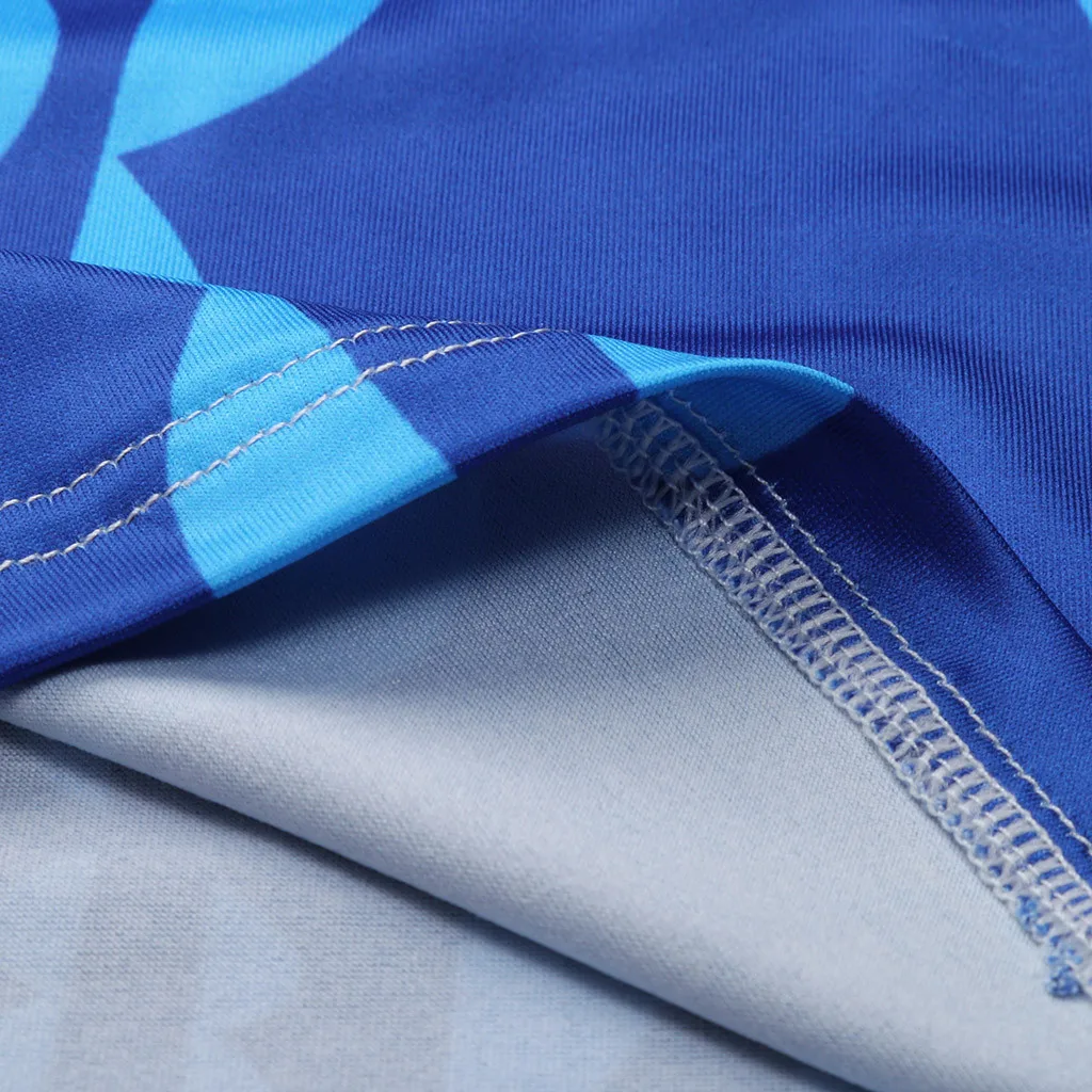 Женское платье со страусом FREE фиолетовое с треугольным вырезом и цветочным