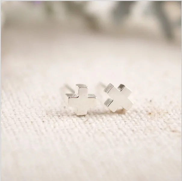 

Fashion Delicate Little Cross Stud Earrings Wholesale Free Shipping
