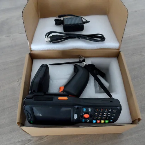 Ручной считыватель uhf rfid 860- 960 МГц 5 метров дальность считывания Impinj R2000 WinCE / Android OS