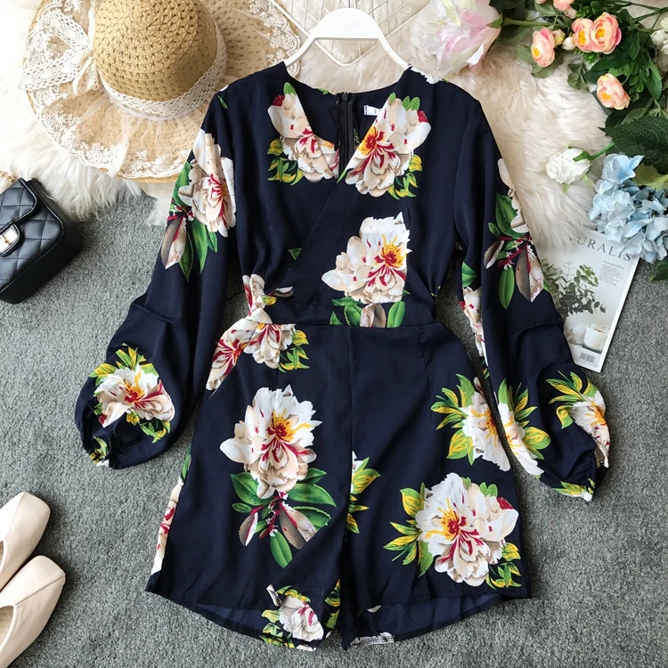 New Korean Version Holiday Wind V-collar Flower Printing Pure High-waist Beach Couplet Pants Broad-legged Shorts |