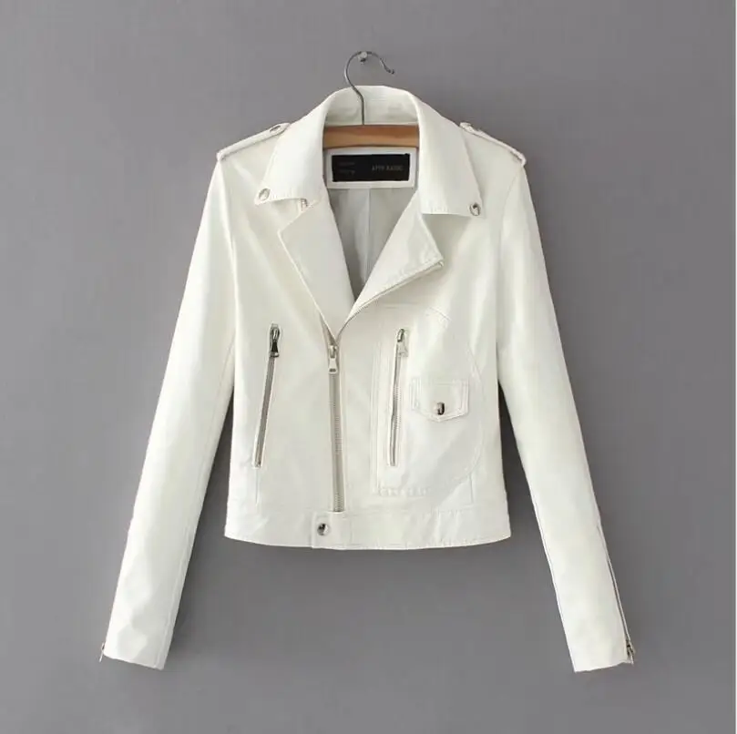 Женская Короткая кожаная куртка черная приталенная красная с отложным