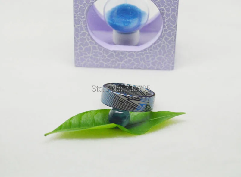 Бесплатная доставка 8 мм ширина плоские синие Дамасские кольца из карбида