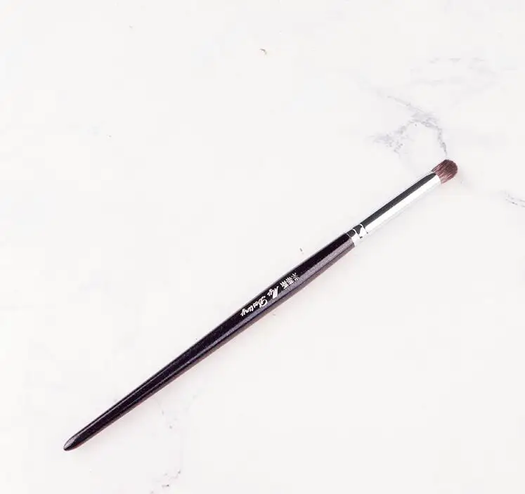 1 piece 038 Small Smudge Makeup Brushes Eyeshadow Eye Blending Synthetic hair Wood handle Professional Make up tools