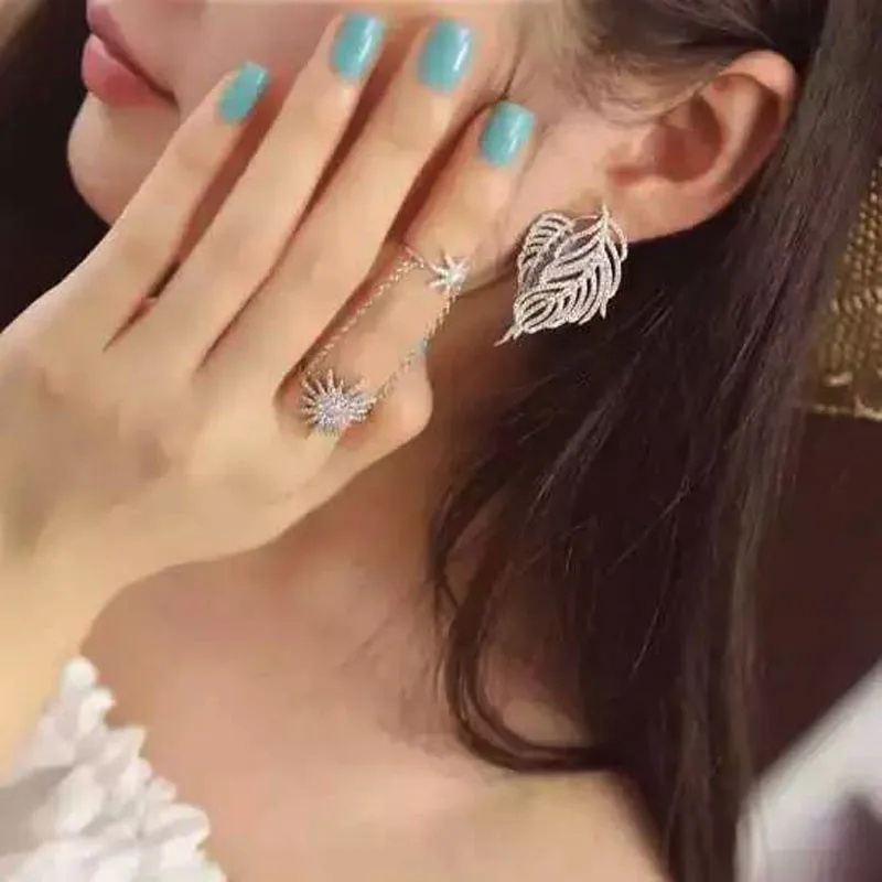 Роскошные Дизайнерские серьги из двух частей с перьями фианита микрозакрепкой