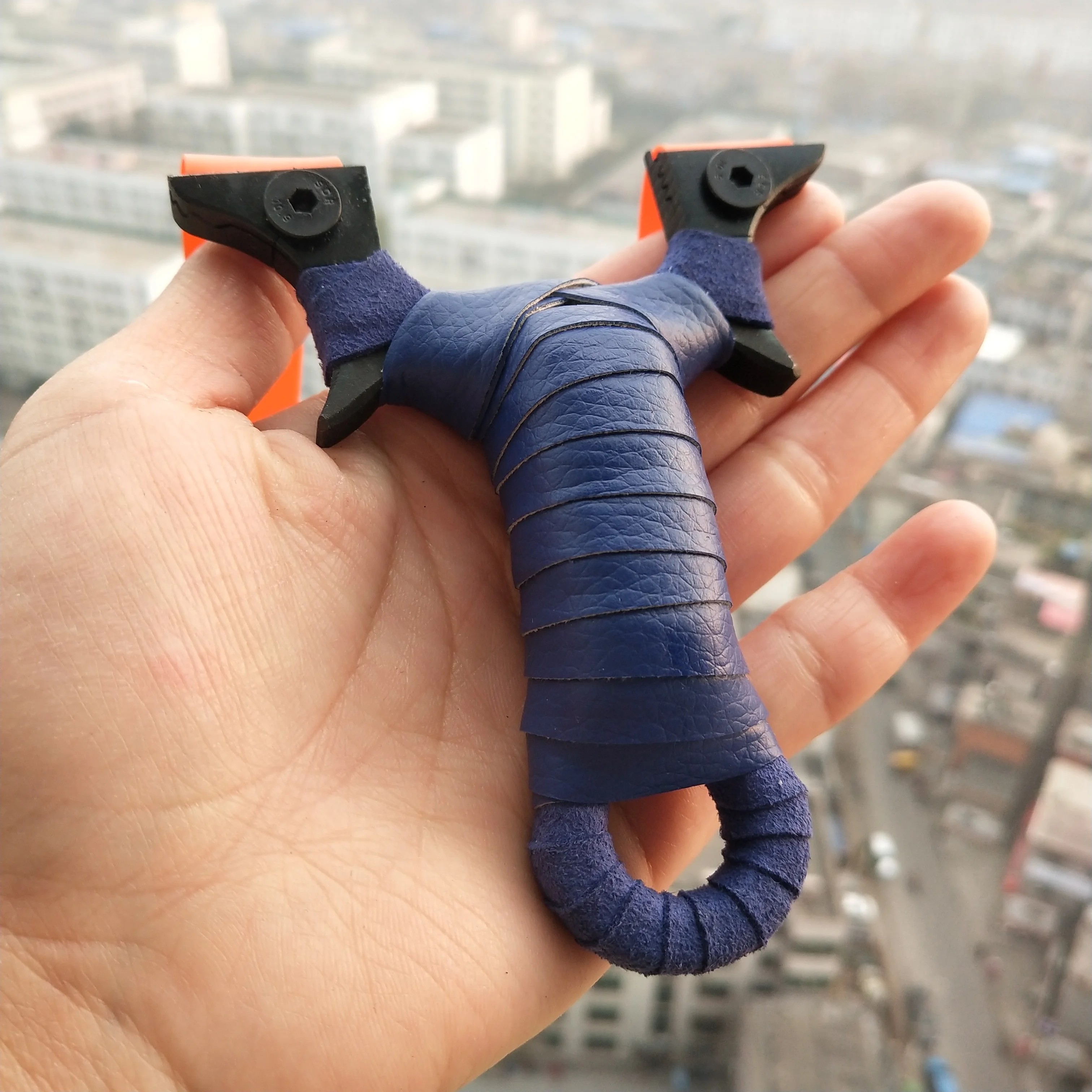 

new Slingshot Catapult Hunting Rubber Band Powerful Stainless steel Outdoor Pocket Handhold Shooting Game Wire cutting