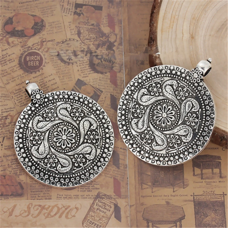 DoreenBeads цинковый сплав Boho Chic Подвески круглое резное античное серебро DIY элементы 71 мм(2 6/") х 59 мм(2 3/8"), 1 штука