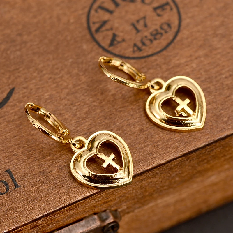 Серьги с финишным золотым крестом в форме сердца для женщин и девочек модные