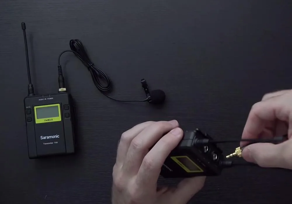 Saramonic UWMIC9 вещания UHF камера беспроводной петличный микрофон системы Передатчики+ один приемник для DSLR видеокамеры