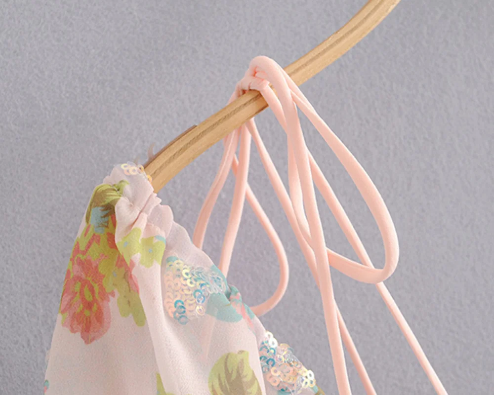 Сексуальная Женская блузка на лето и весну милая с открытой спиной бретельках