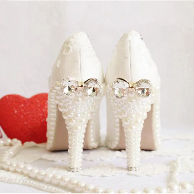 2018 модные свадебные туфли на каблуке средней высоты с бабочкой белые кружевные