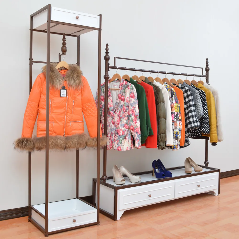 Continental Iron clothing rack shelf store display hanger floor-side with lockers pylons | Мебель