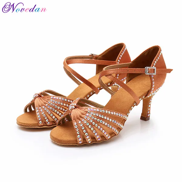 Tan Low Back 7cm Пикантные Профессиональный Туфли для латинских танцев Для женщин Стразы Сальса атласные бальные сандалии женские вечерние танцевальные туфли на каблуке высотой 7 см - Цвет: Tan Low Back 7cm