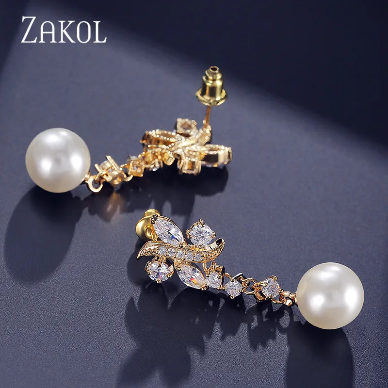 Женские серьги капельки ZAKOL с искусственным жемчугом и кубическим цирконием