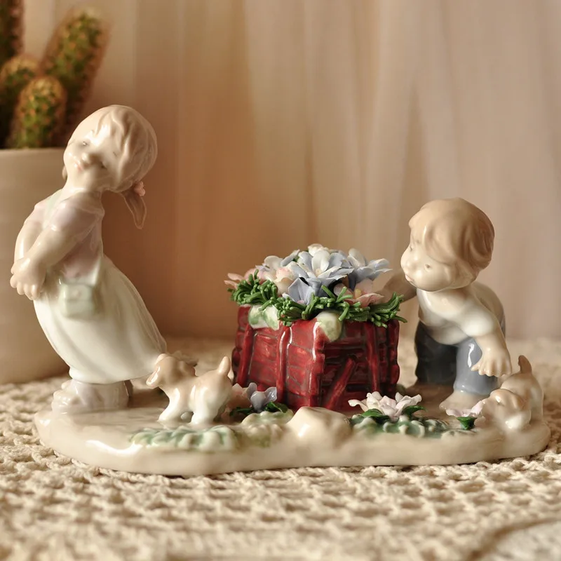 

British High-end Ceramic Handmade Crafts "Hiding Cat" Practical Fashion Creative Lovers Wedding Ornaments