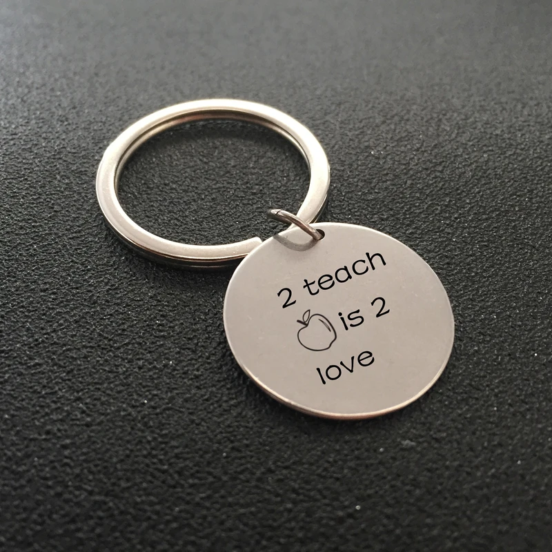 Персонализированный брелок с рисунком Apple на заказ гравировкой 2 Thcer is Love Keydangle