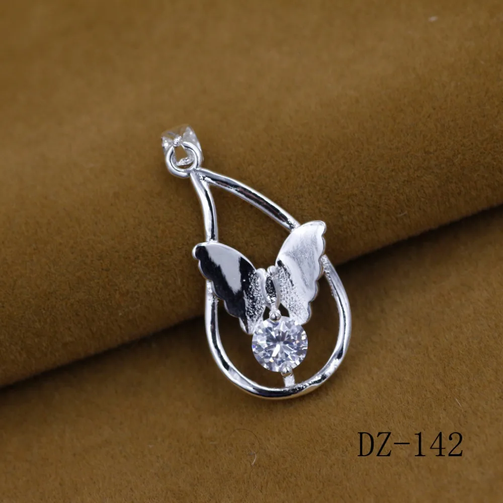 Женское кольцо из серебра 2017 пробы с инкрустацией фианита | Украшения и