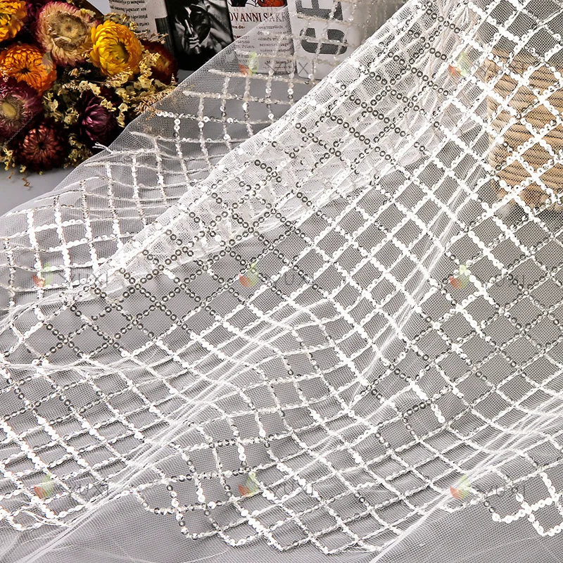 Свадебное платье с вышивкой и стразами | Дом сад