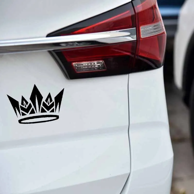 

YJZT 12.7CM*12.4CM Personality Cartoon Crown Vinyl Car Sticker Decal High Quality Black Silver C13-000670