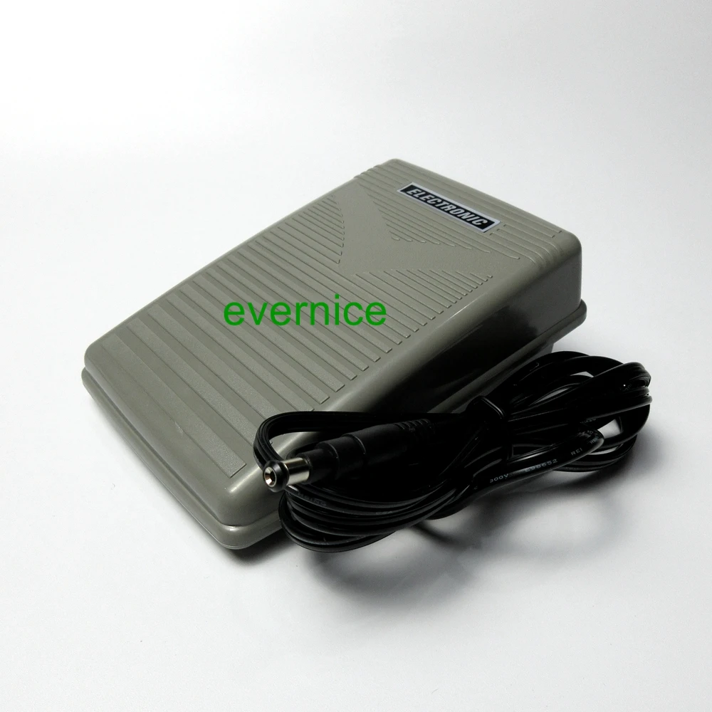 

Ножная педаль + шнур для PFAFF Coverlock 4,0, Creative 2,0, 3,0, 4,0, 4,5, icon 2170