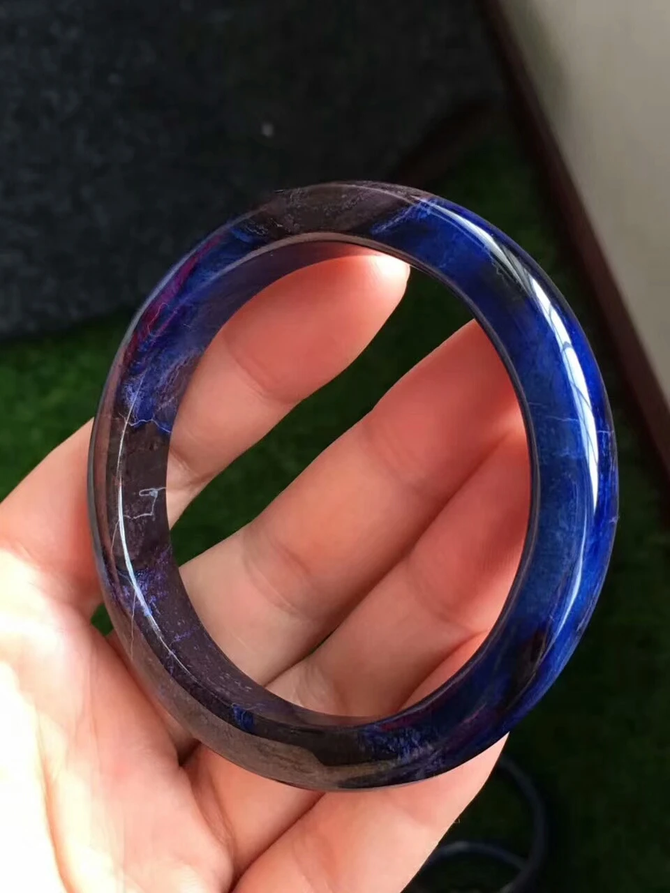 Высококачественный натуральный Sugilite королевский синий драгоценный камень ЮАР