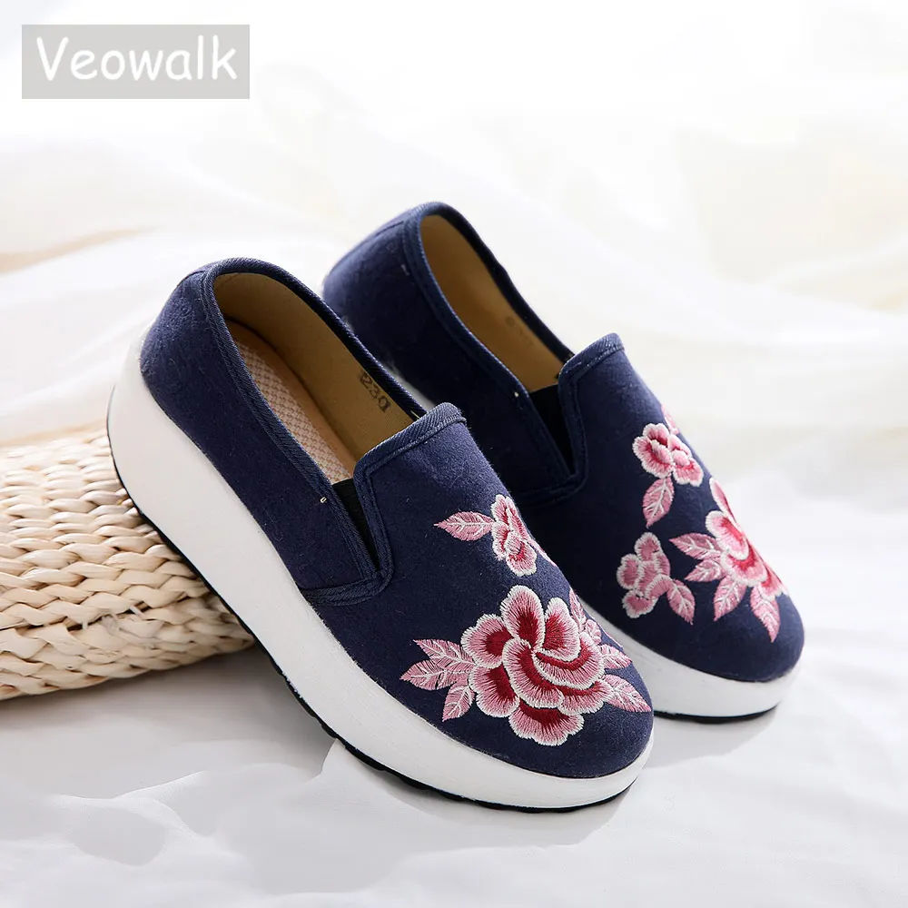 

Veowalk Women Canvas Embroidered Flat Platform Shoes Handmade Ladies Casual Comfortable Slip-on Sneakers Cotton Loafers Creepers