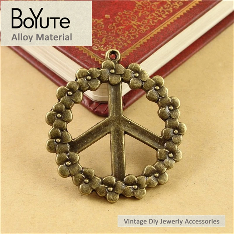 

BoYuTe (40 Pieces /lot) 38MM Trendy Antique Bronze Plated Metal Flower Pattern Peace Pendants Charms for Diy Jewelry Making