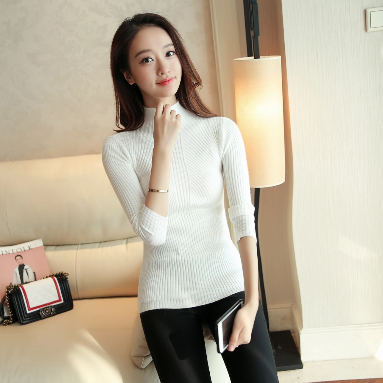 Женский вязаный свитер с высоким воротом серый белый и черный цвета длинным