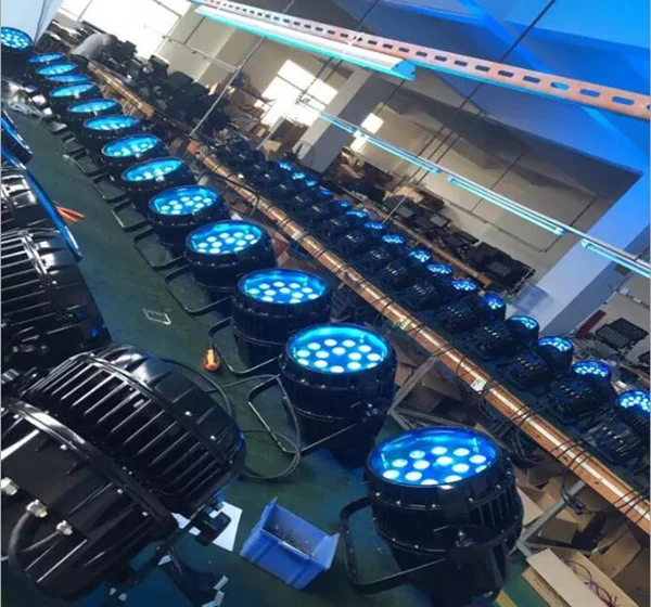 (Roadcase) 20 Лот лампа для вечеринок портативный диско свет rgbw зум led wash par 18x15w