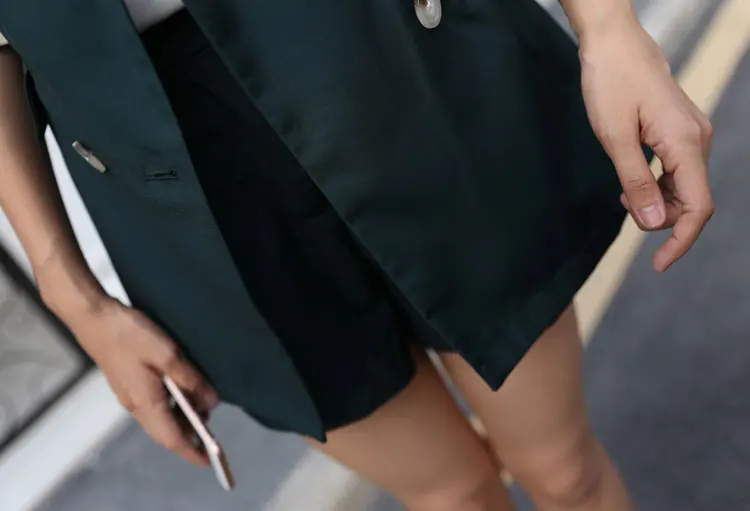 Женский однотонный комплект из 2 предметов костюм с пиджаком и шортами