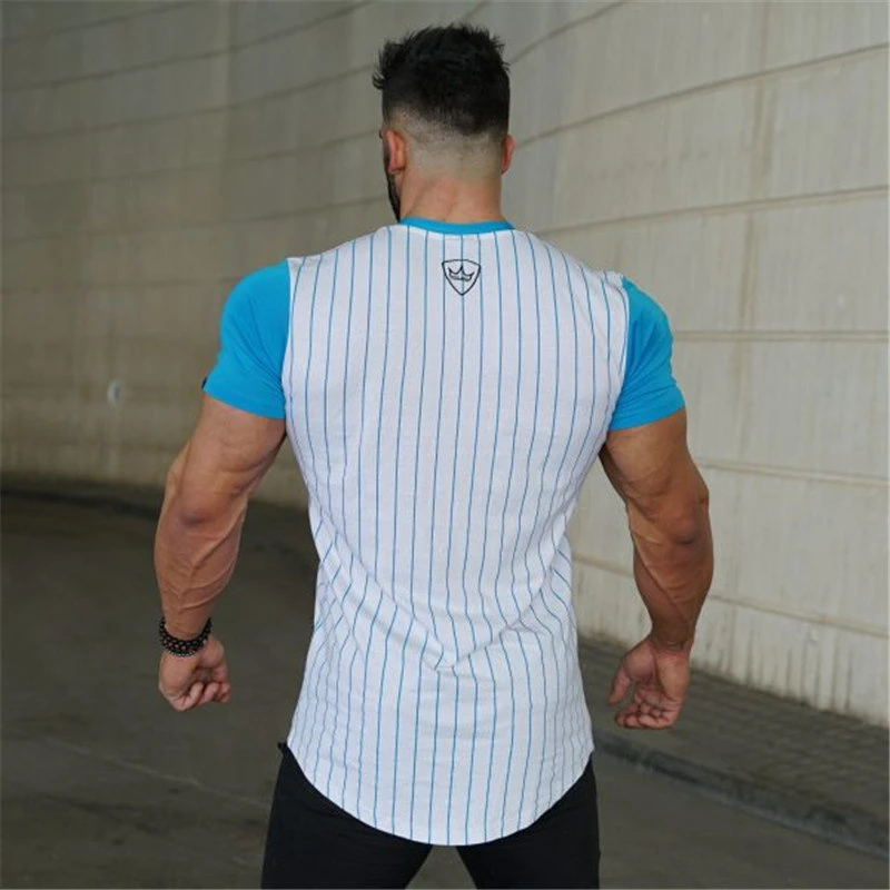 Фото 2018 лето новый стиль Узкие вставки футболка Фитнес Бодибилдинг майка Slim fit Мода 2018 лето новый стиль Узкие вставки футболка Фитнес Бодибилдинг майка Slim fit Мода