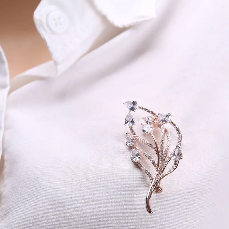 

HONGHONG High Quality Cubic zirconia Leaf Style Brooches enamel pin broches elegantes Fashion Jewelry