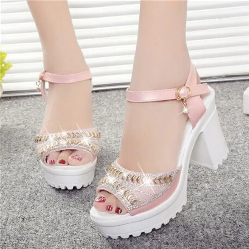 2018 summer new high-heeled women's sandals thick with rhinestone waterproof platform buckle large size | Обувь