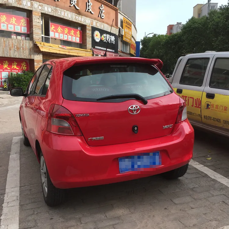 Для Toyota Yaris спойлер 2008 2009 2010 2011 Yaris RS спортивный Спойлер ABS Материал заднего крыла первоклассника Цвет багажник задний спойлер - Цвет: Красный