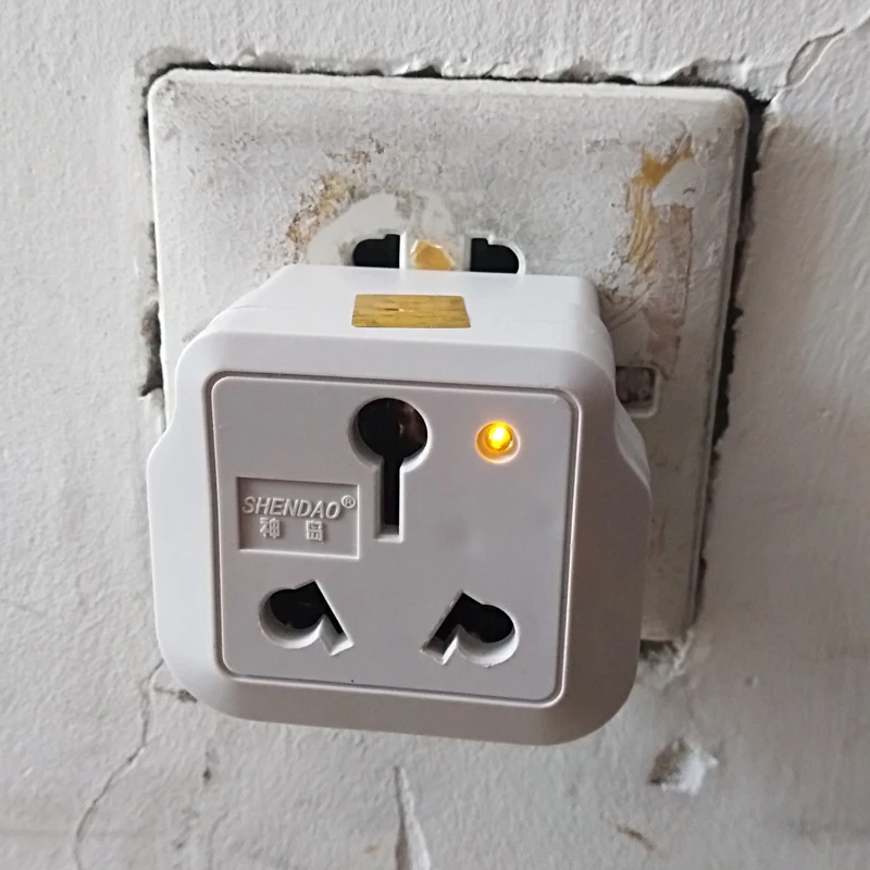 Южноафриканский преобразователь в 3 контактный переходник с австралийской