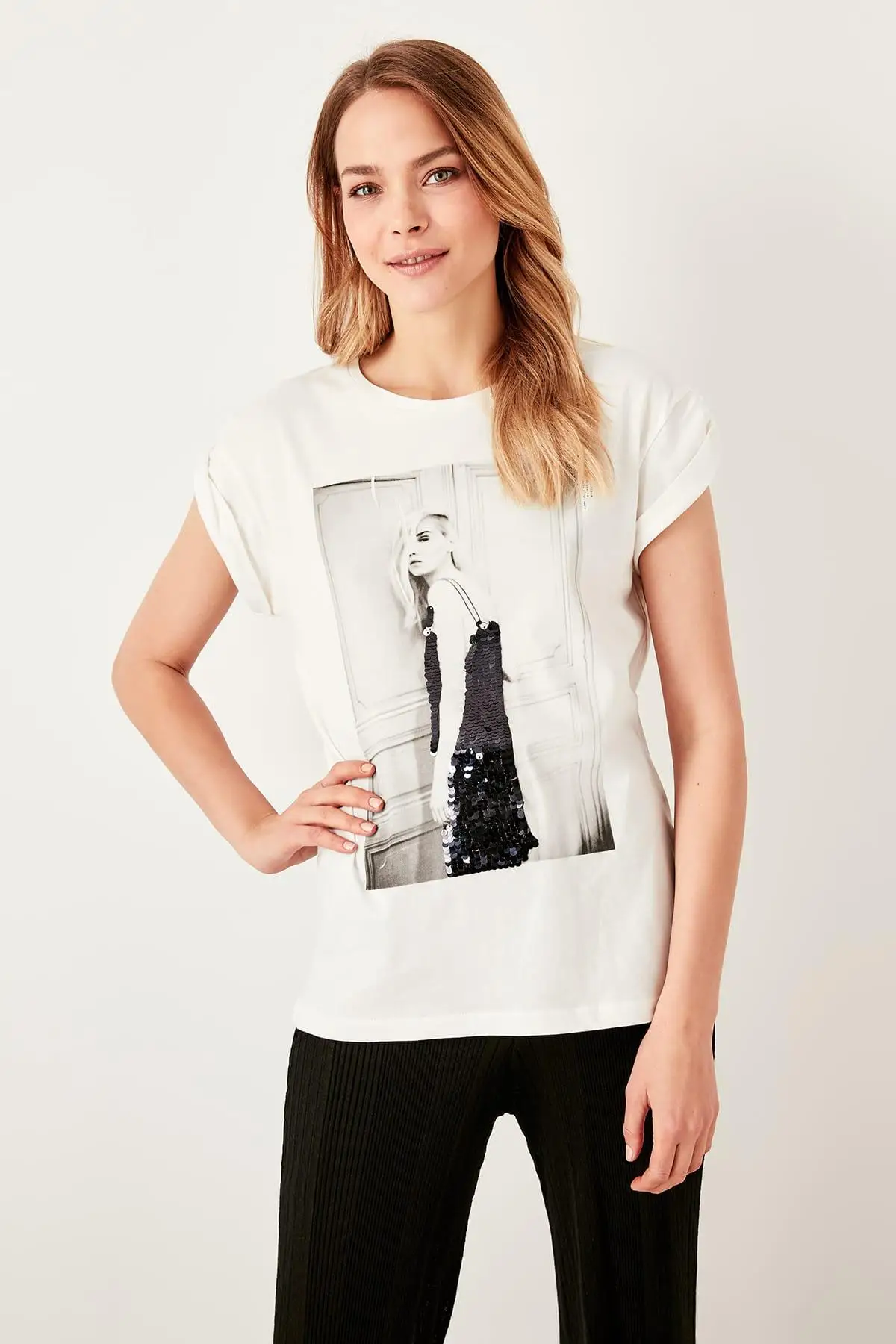 Trendyol White Sequins Embroidered Basic Knitted T-Shirts TWOSS19LR0288 | Женская одежда
