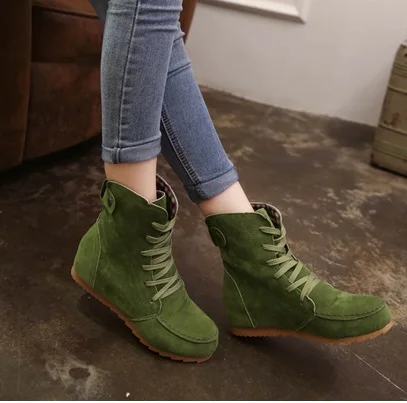 Женские ботильоны на плоской подошве зеленые ботинки шнуровке теплые с пуш ап