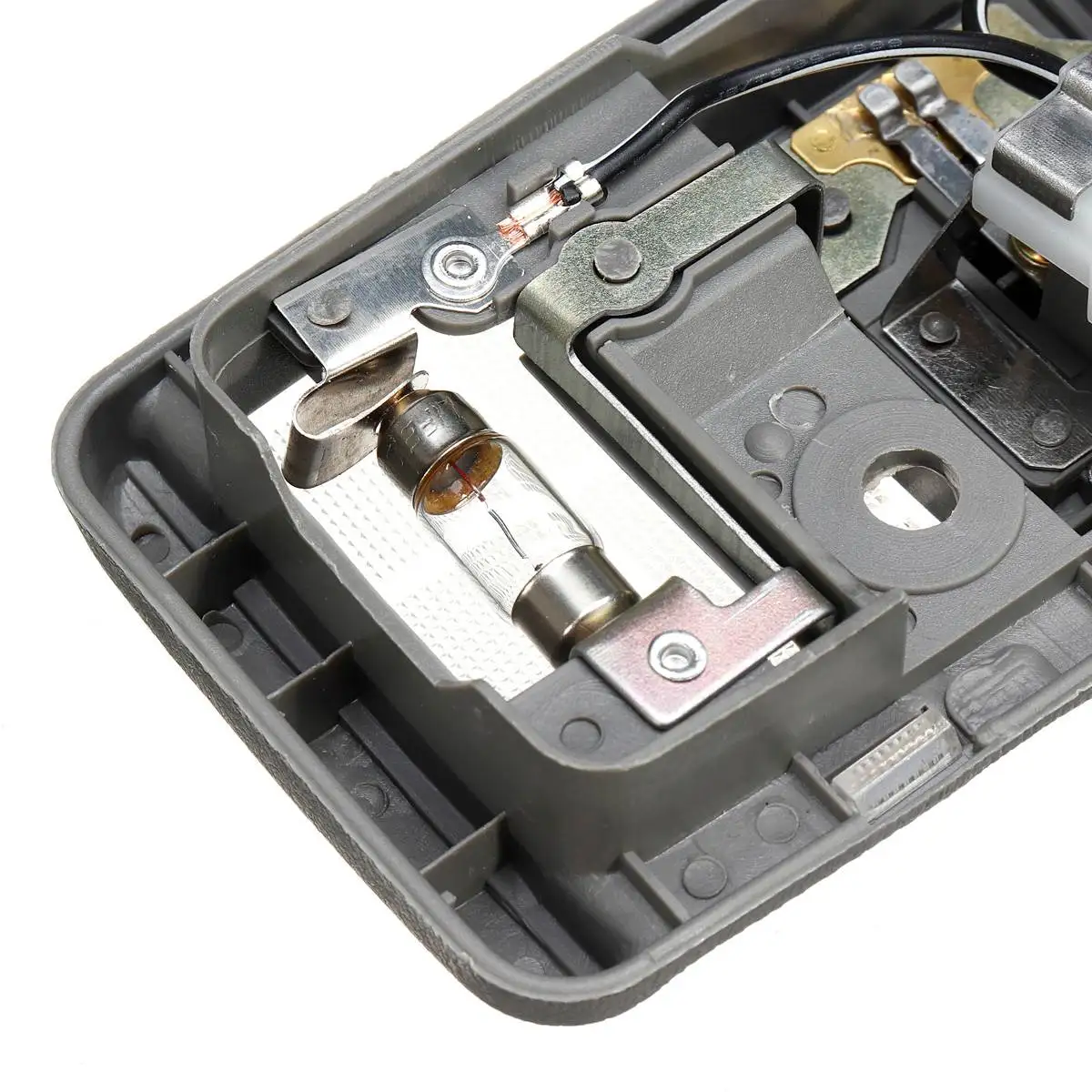 Купольная лампа для чтения на крыше салона автомобиля MB774928 Mitsubishi Pajero Shogun Montero V31 V32