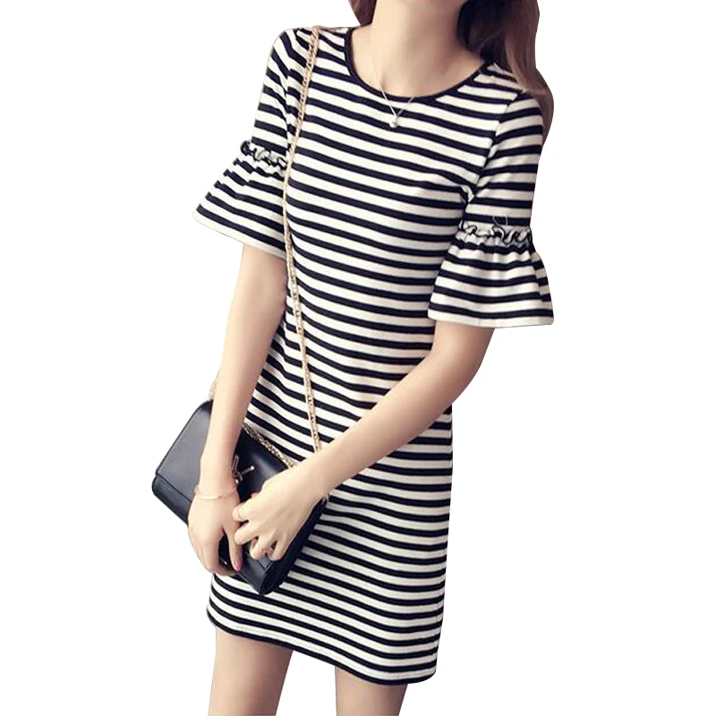Женское прямое платье в полоску повседневное черно белое большого размера с