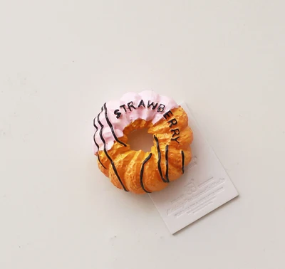 yellow donut Еда моделирование холодильник магнит яйцо торт пиво пончики хлеб высокое качество - Цвет: yellow donut