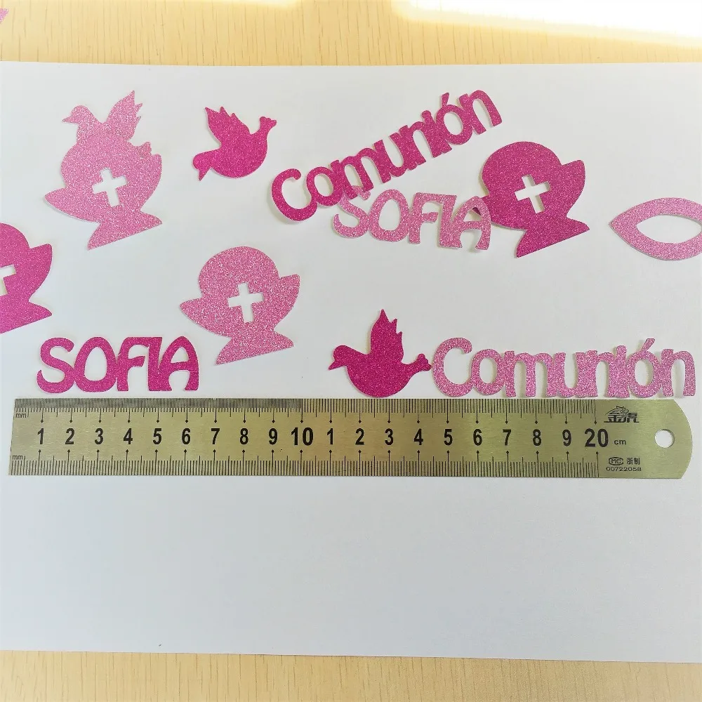 Персонализированный стол с изображением девушек Первого Святого Причастия