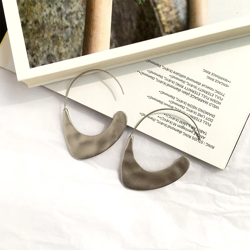 Legenstar новые модные серьги Чеканные для женщин золотого цвета Meatal Jewelry сплав в виде колец геометрической формы массивные серьги