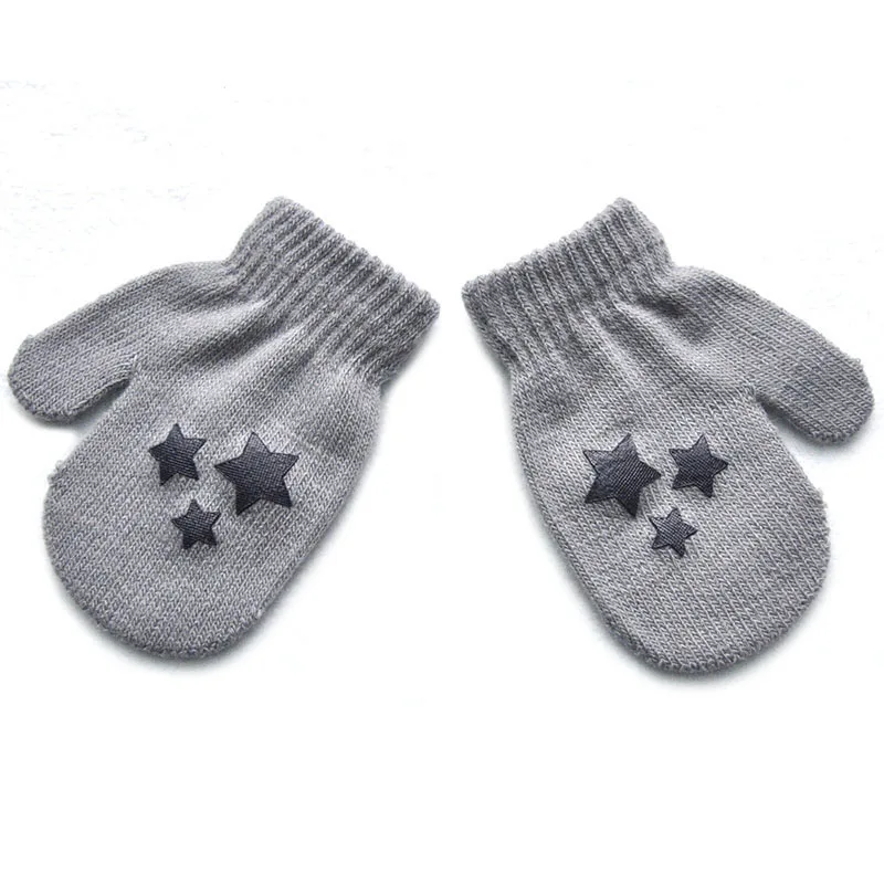 Grey star Зимние Детские перчатки для новорожденных; детские перчатки в горошек со звездами и сердечками; варежки; Мягкие вязаные теплые детские перчатки для маленьких мальчиков и девочек - Цвет: Grey star